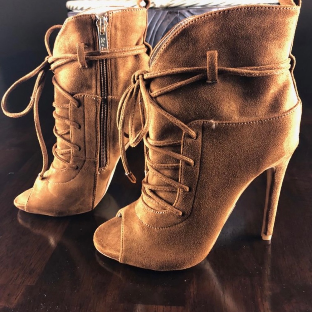 Newbie 🔥 Camel Bootie